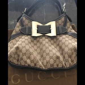 Authentic Gucci  bow shoulder bag